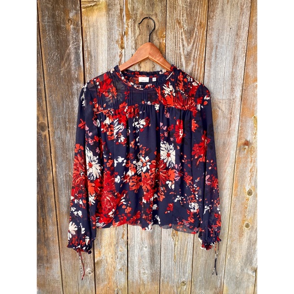 Aritzia Tops - WILFRED ARITZIA lourdes navy blue floral blouse